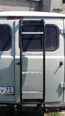 Лестница УАЗ 452 Буханка к багажнику с алюминиевыми ступенями/ доступ на крышу, тюнинг и защита кузова